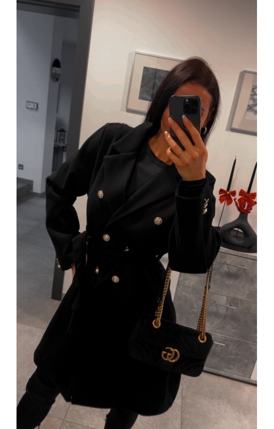 Černý krásný kabát 