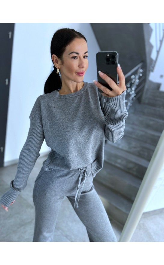 Šedý luxusní komplet Šedý luxusní komplet