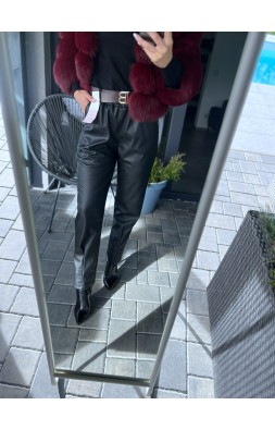 Černé kožené kalhoty s páskem 