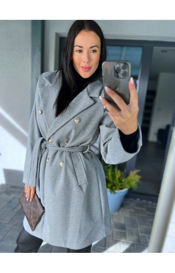 Šedý krásný kabát