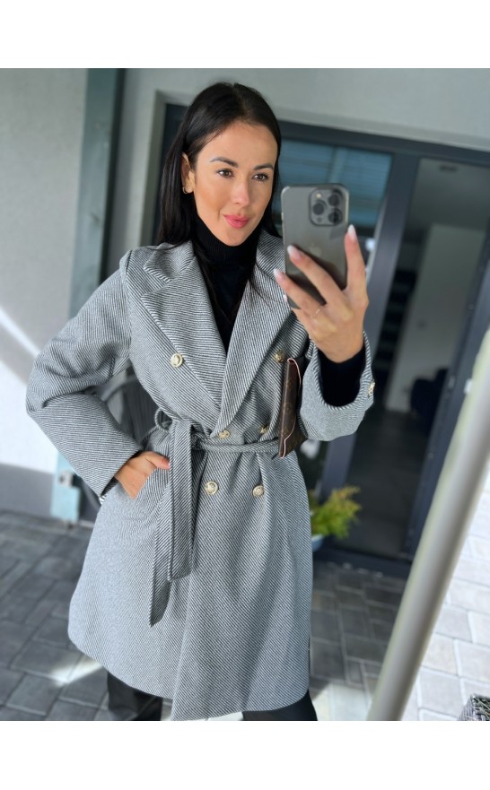 Šedý krásný kabát