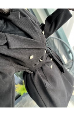 Černý krásný kabát 