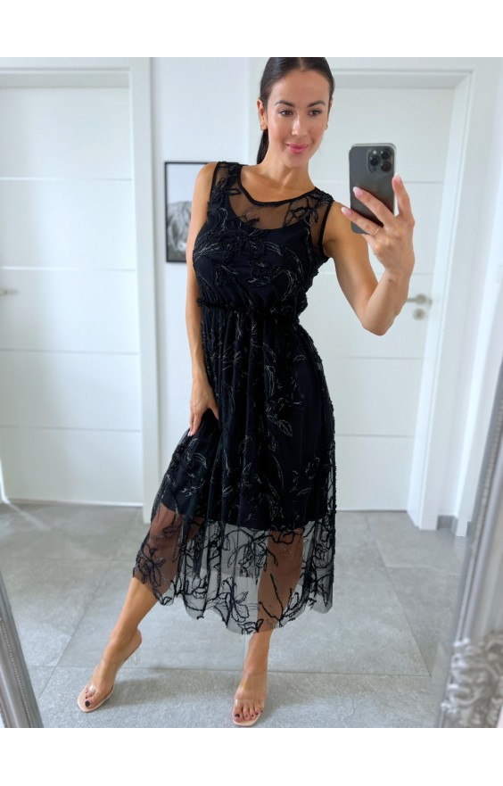 Černé síťované šaty + spodnička  S/M