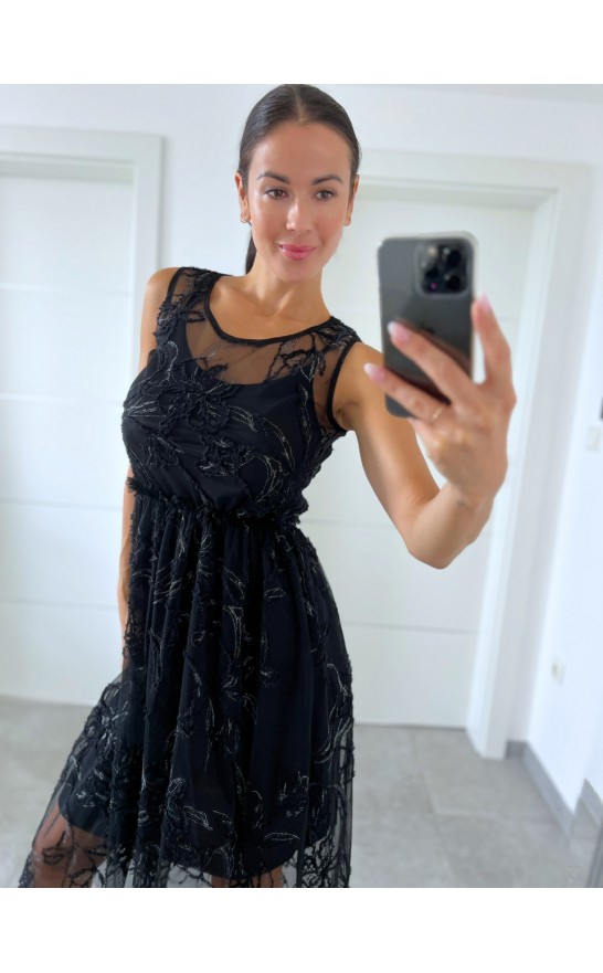 Černé síťované šaty + spodnička  S/M