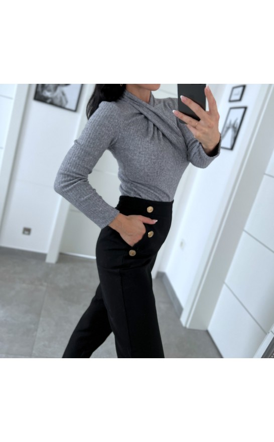 Šedý křížový top 