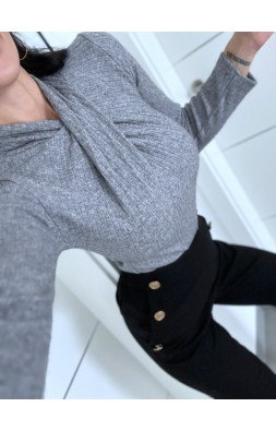 Šedý křížový top 