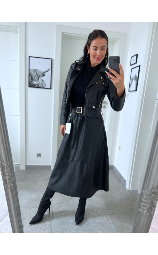 Černá koženková sukně + pásek 