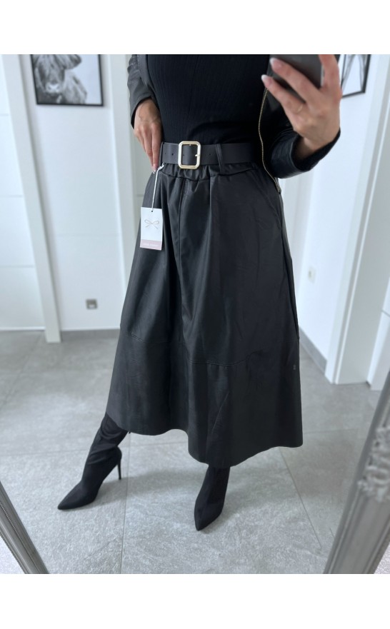 Černá koženková sukně + pásek 