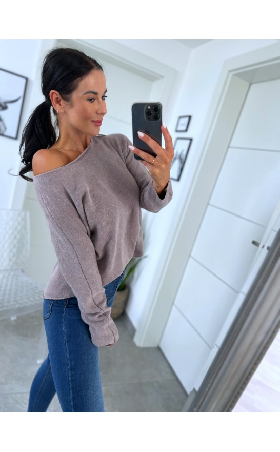 Tmavě krémový svetr Good